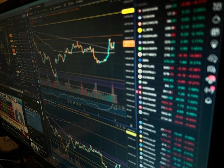 BTC, XRP, ETH under pressure as Trumps says Iran ceasefire is over