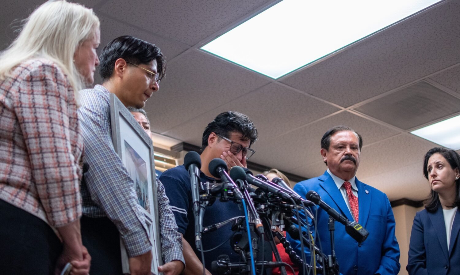 Relatives of Houston man fatally shot by ICE agent describe him as ‘hard-working family man’ – Houston Public Media