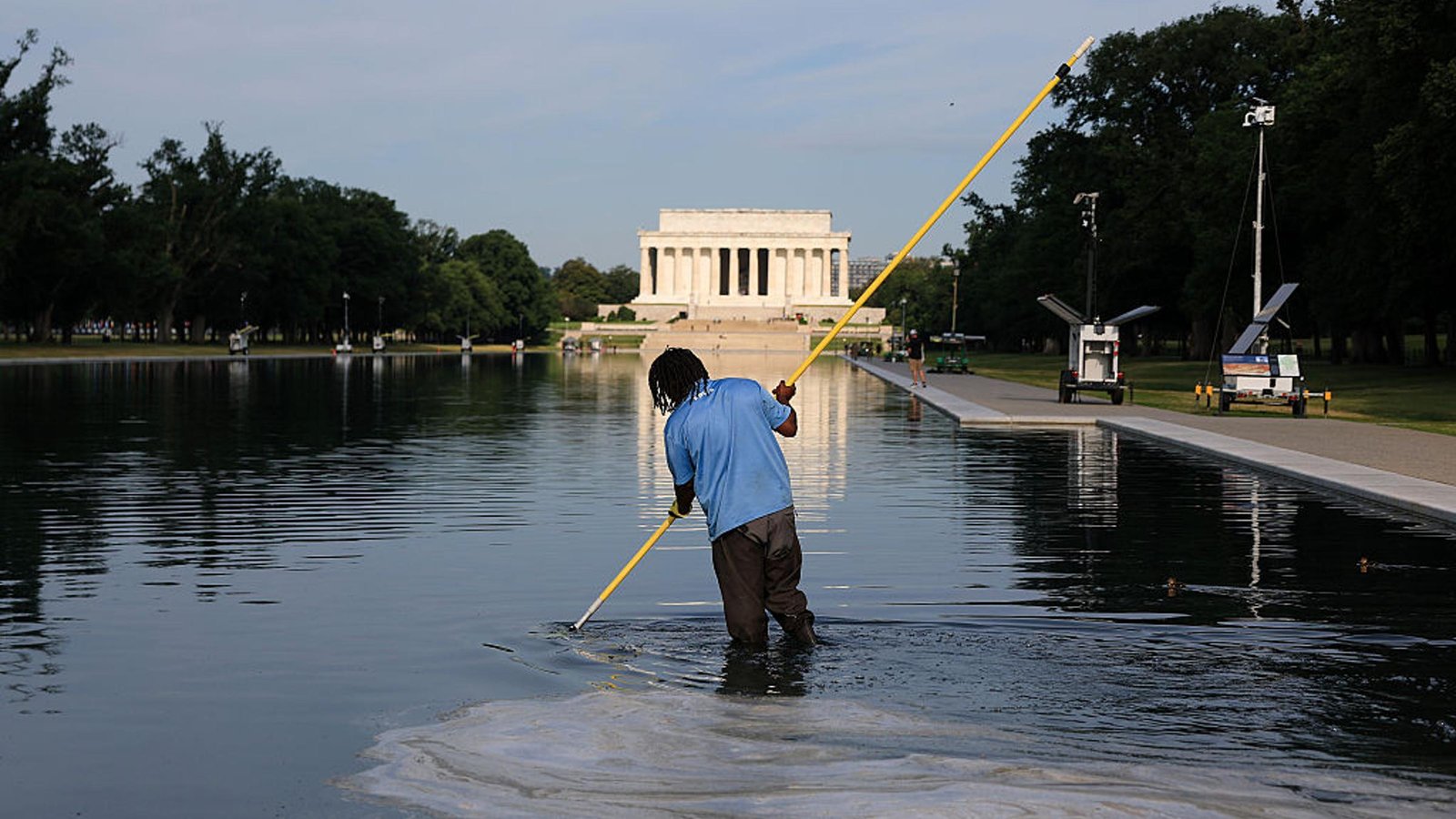 Lincoln Memorial Reflecting Pool Repairs Awarded to Same No-Bid Contractor