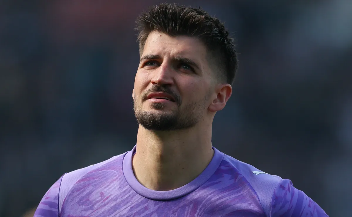 Nikola Vasilj’s profile: Who is Bosnia and Herzegovina’s goalkeeper? Age, height, salary and more