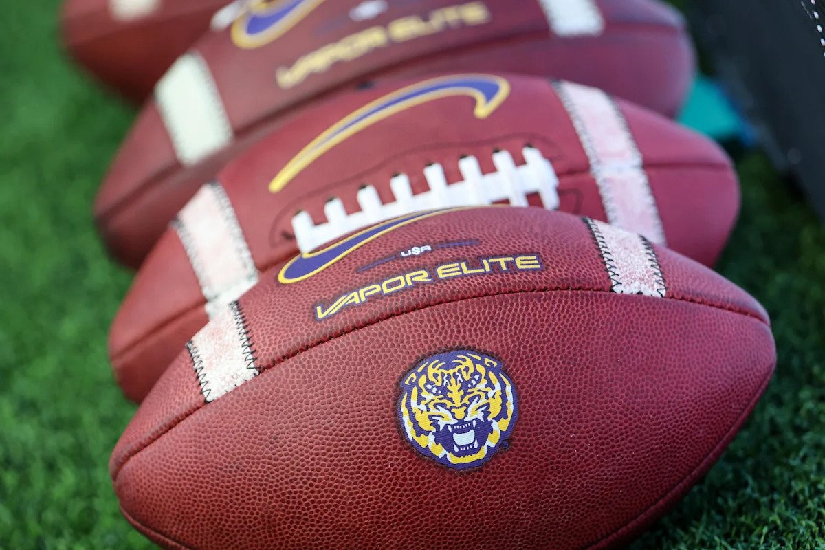 Reclassified 5-star A’mir Sears will make his commitment today, and LSU is still in the race