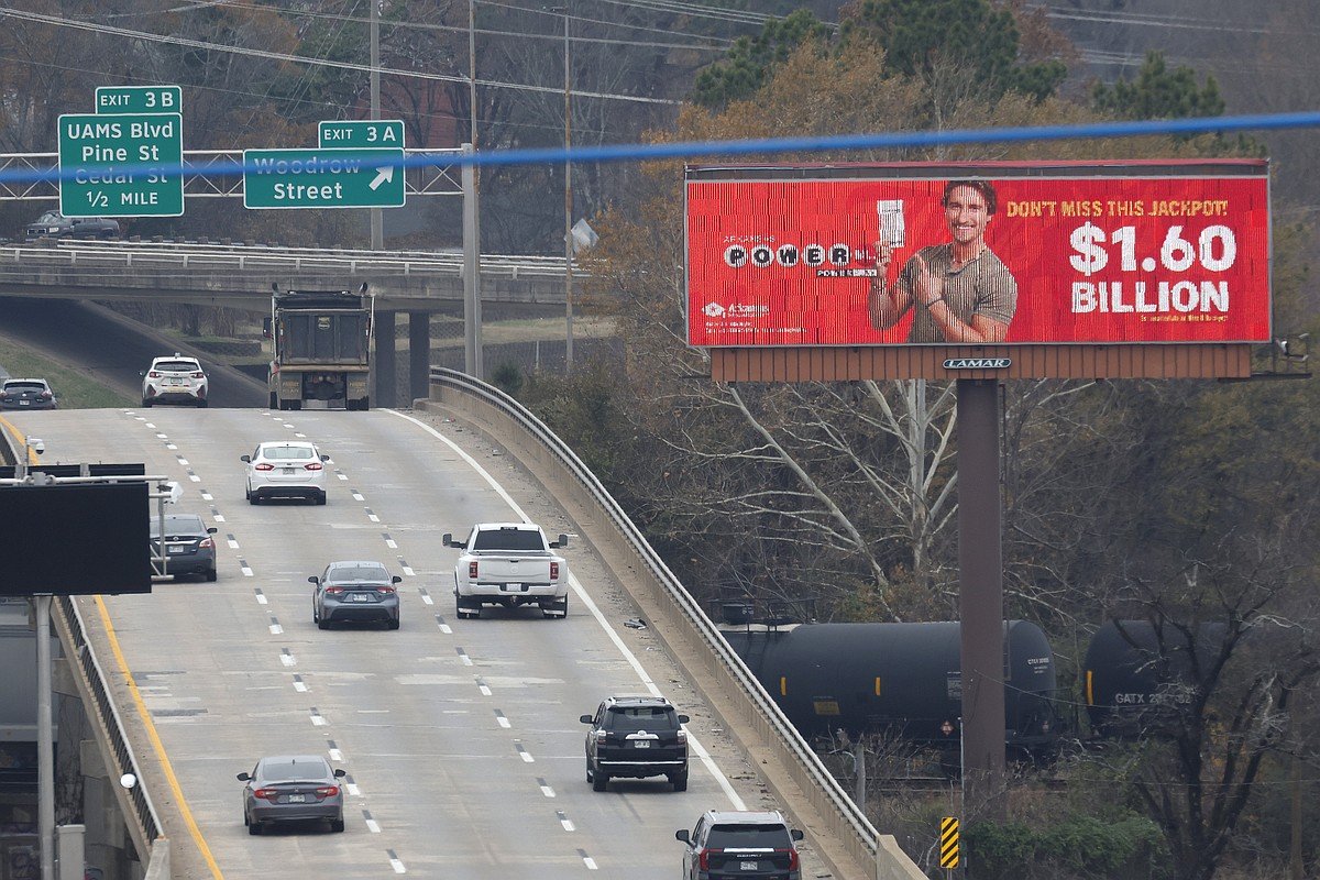Brother of North Little Rock Mayor Terry Hartwick purchased winning ticket in December’s $1.8 billion Powerball | The Arkansas Democrat-Gazette