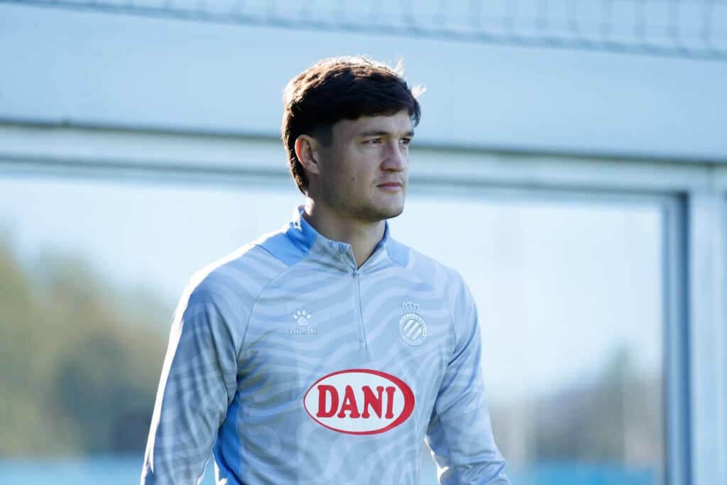 Tres jugadores de la primera plantilla quedan fuera de la convocatoria en el debut ante el Olot
