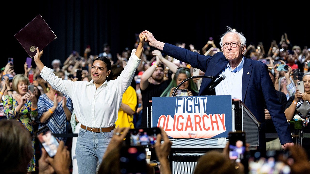 Bernie Sanders and Ocasio-Cortez back El-Sayed in Michigan primary