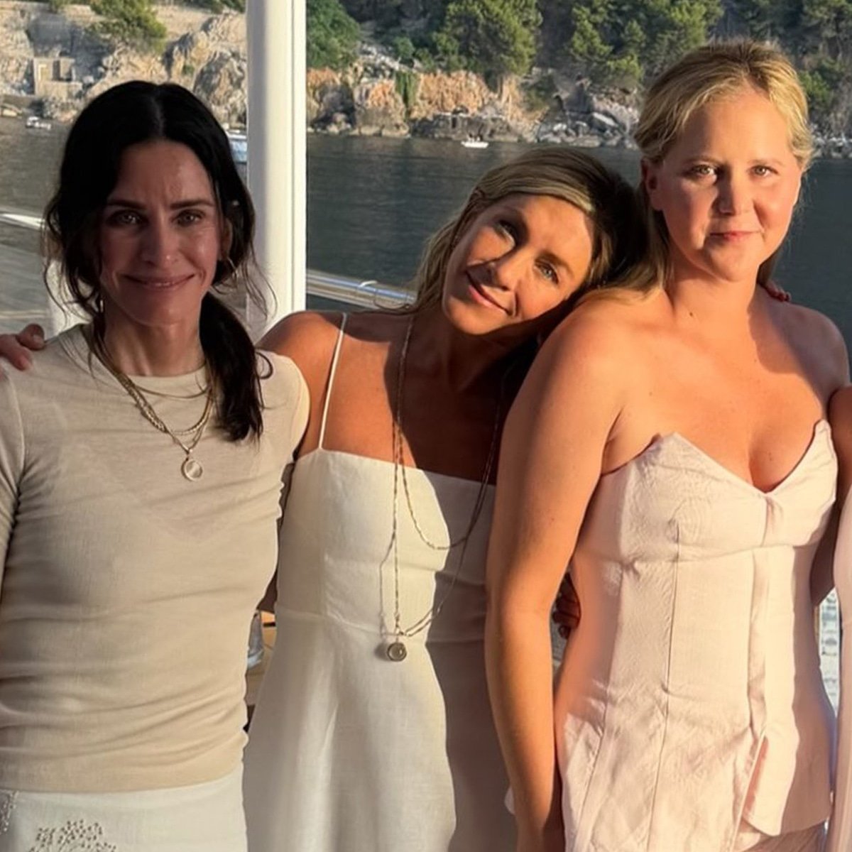 Amy Schumer, Jennifer Aniston, Courteney Cox’s Yacht Trip