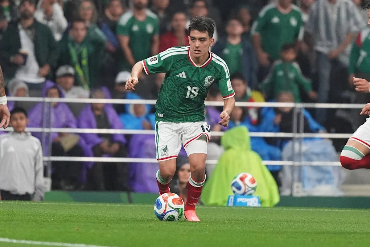 Report: Liverpool make first move to sign World Cup midfielder