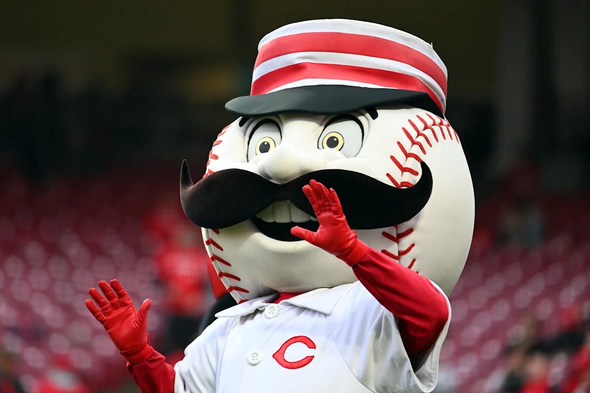 Cincinnati Reds vs. Washington Nationals – Brady Singer vs. Brad Lord
